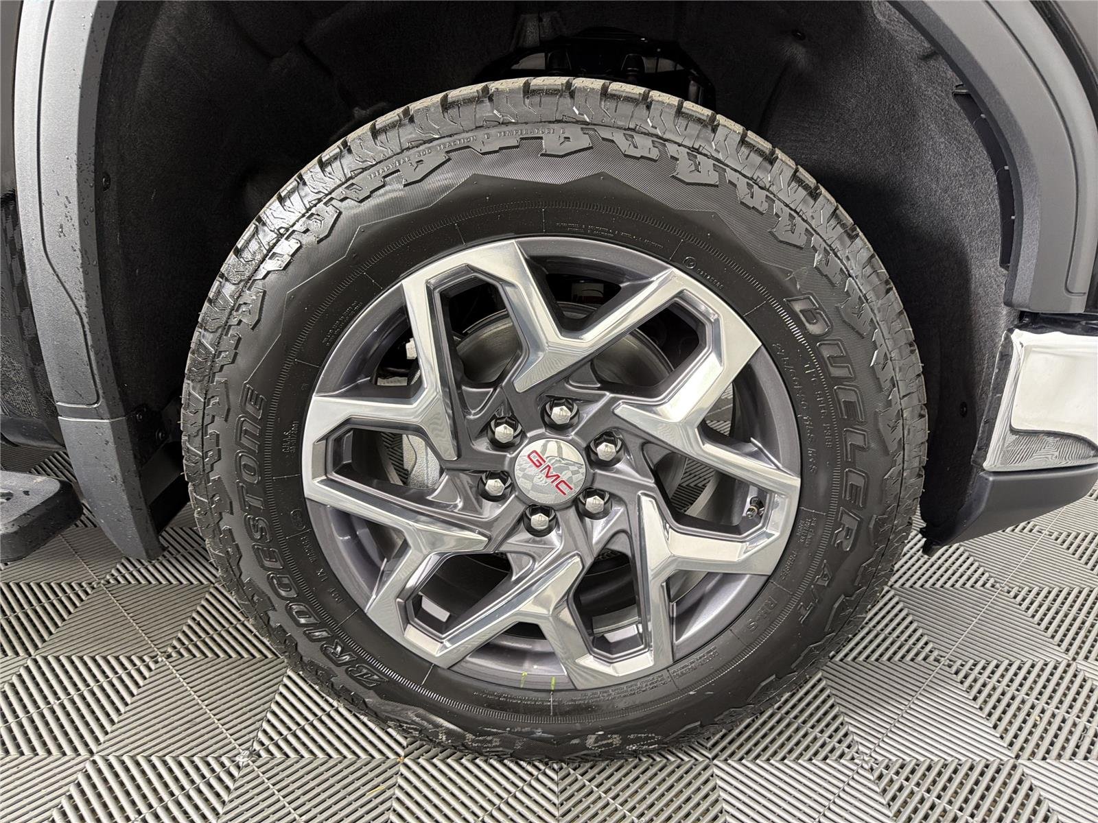 2026 GMC Sierra 1500 SLT - Photo 10