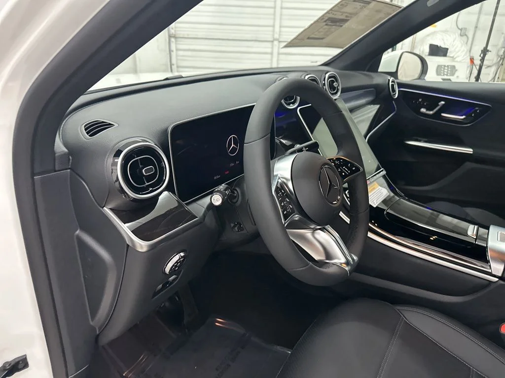 Used 2026 White Mercedes-Benz GLC 300 image 9