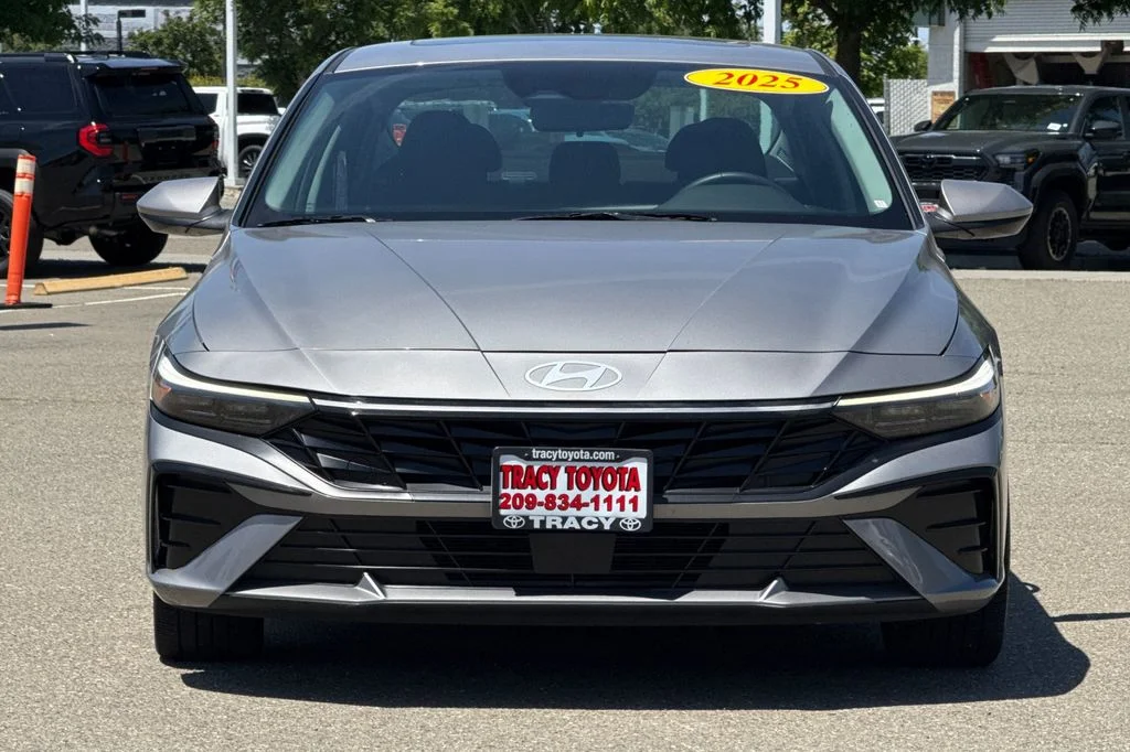 2025 Hyundai Elantra SEL - Photo 12