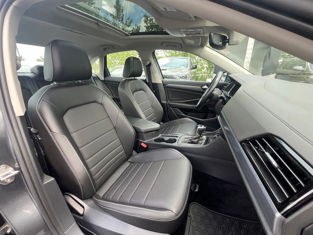 Used 2023 Gray Volkswagen 1.5T SE image 12