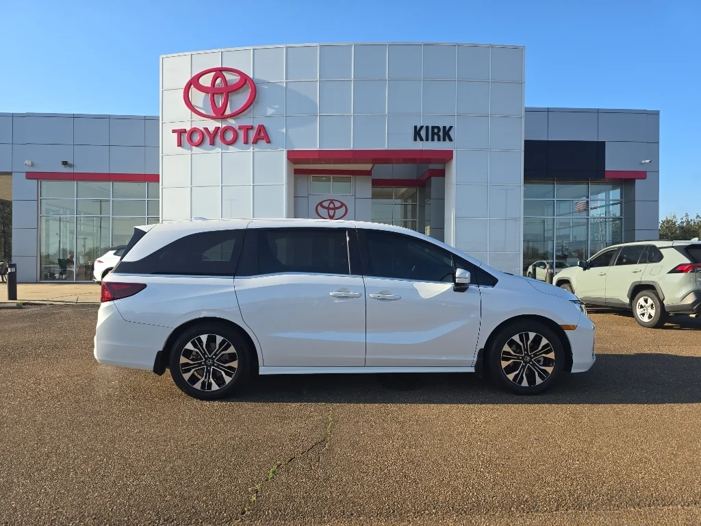 2025 Honda Odyssey Elite's photo