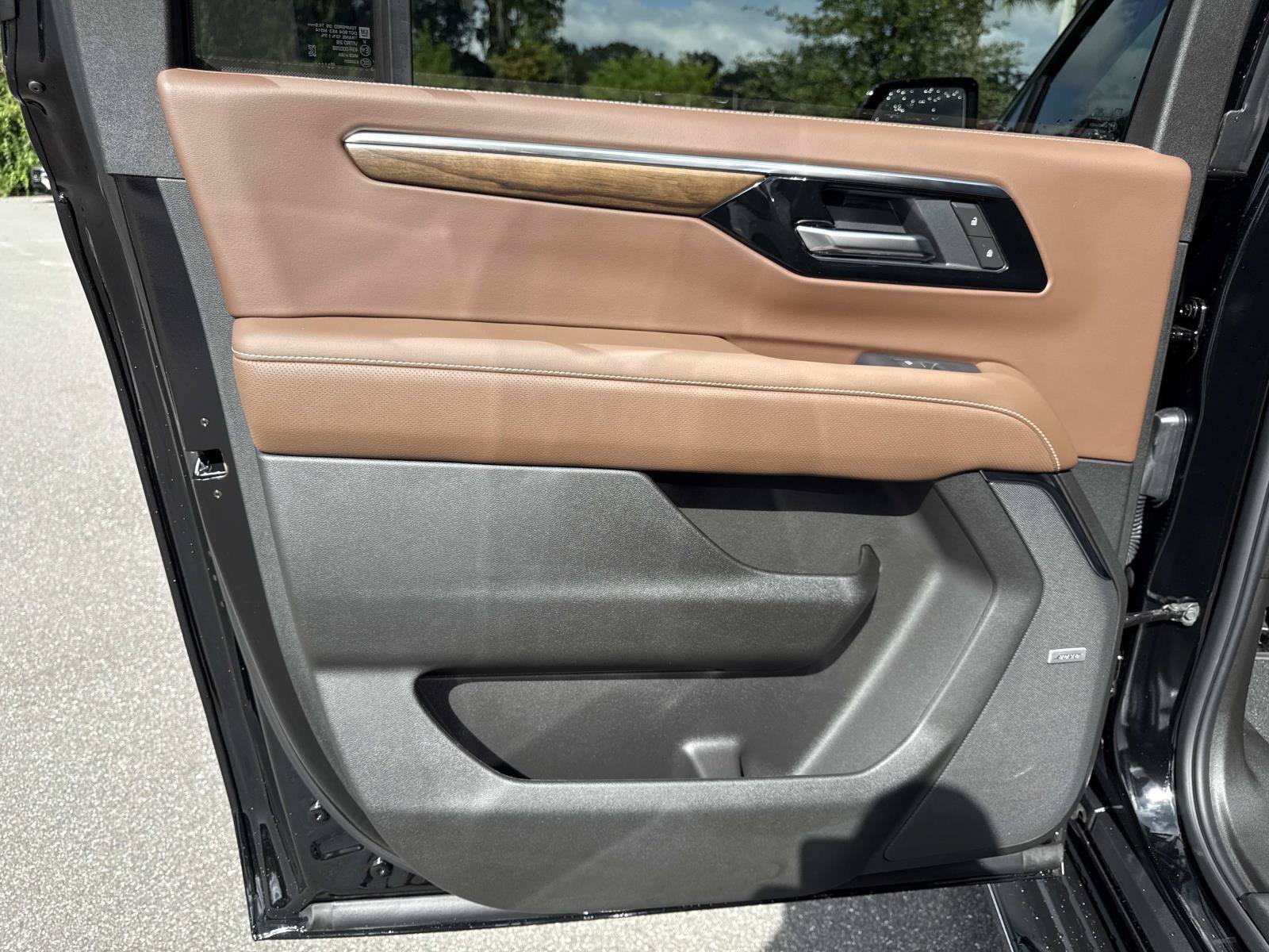 2026 Chevrolet Suburban High Country - Photo 9