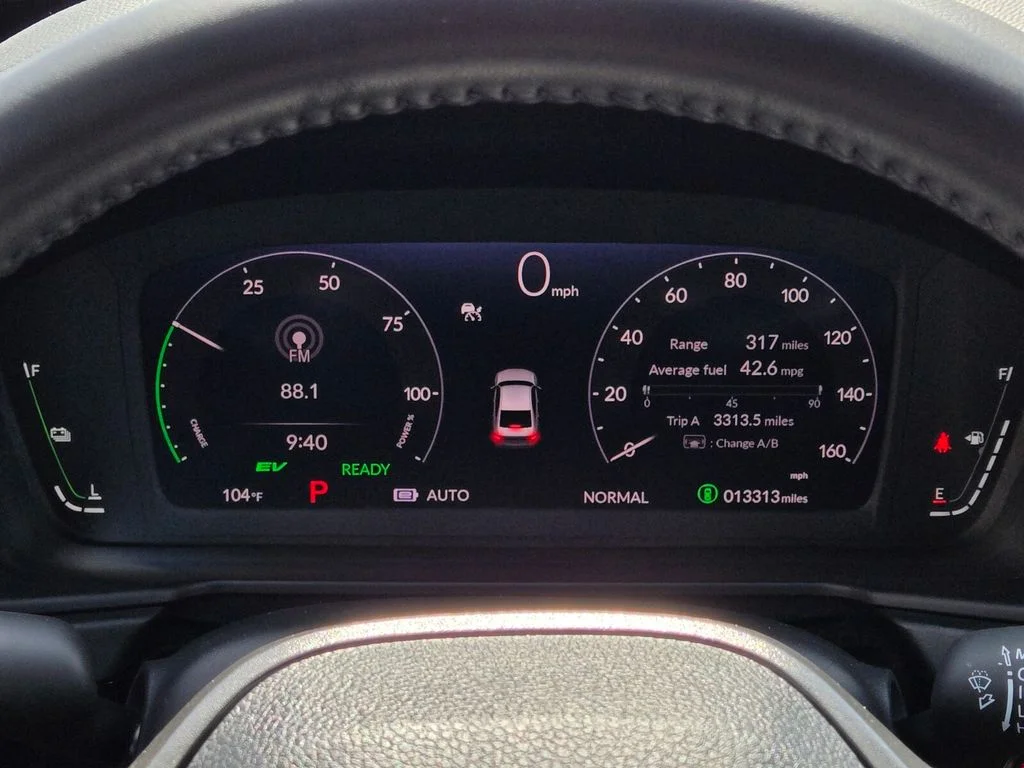 Used 2025  Honda Sport image 26