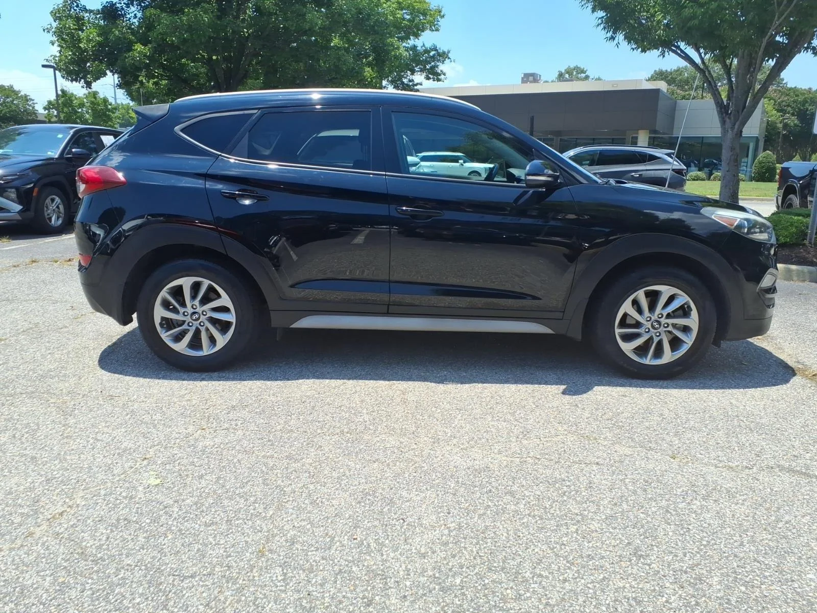Used 2018 Black Noir Pearl Hyundai SEL Plus image 5