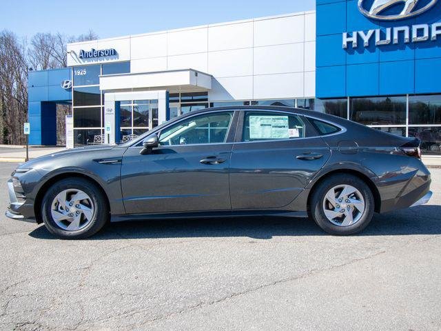 New 2026 Gray Hyundai SE image 7
