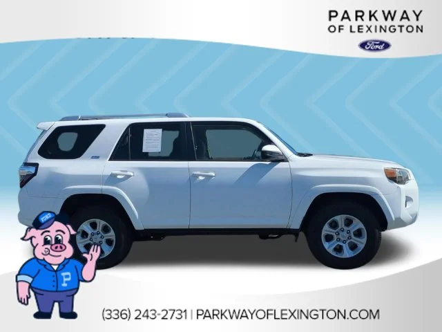 Used 2016 White Toyota SR5 image 6