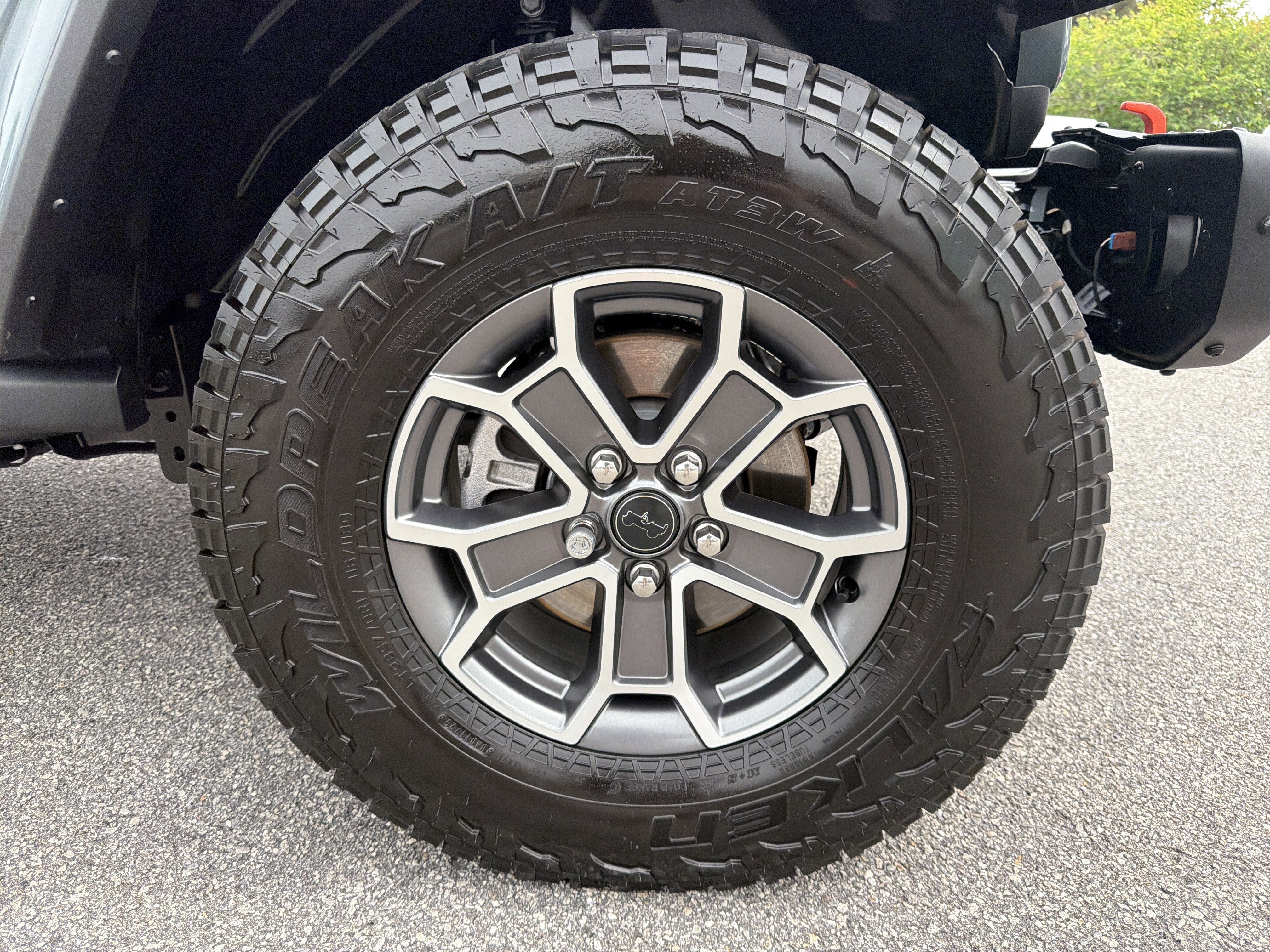 Used 2025 Anvil Clearcoat Jeep Mojave image 23