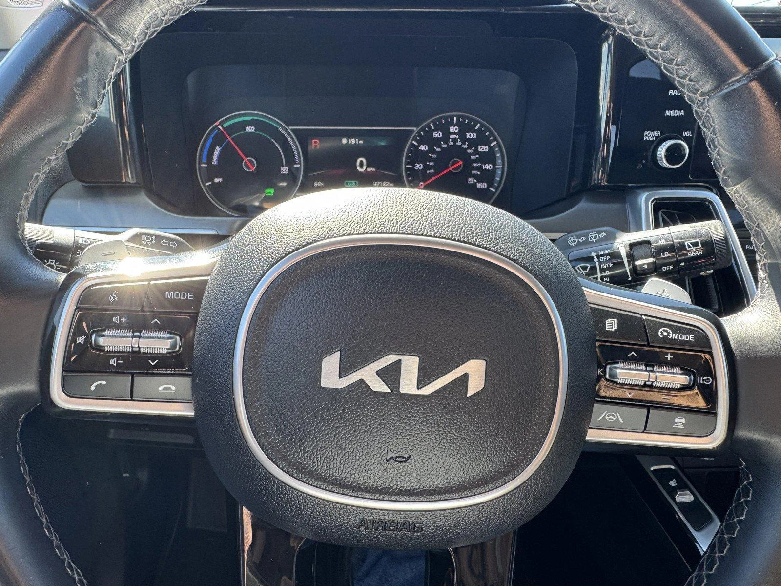 Used 2022 Snow White Pearl Kia SX image 31