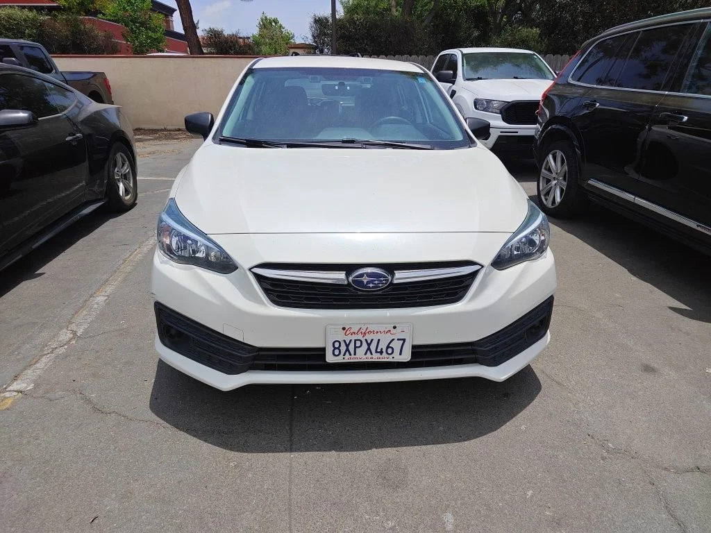 Used 2021 White Subaru Base image 17