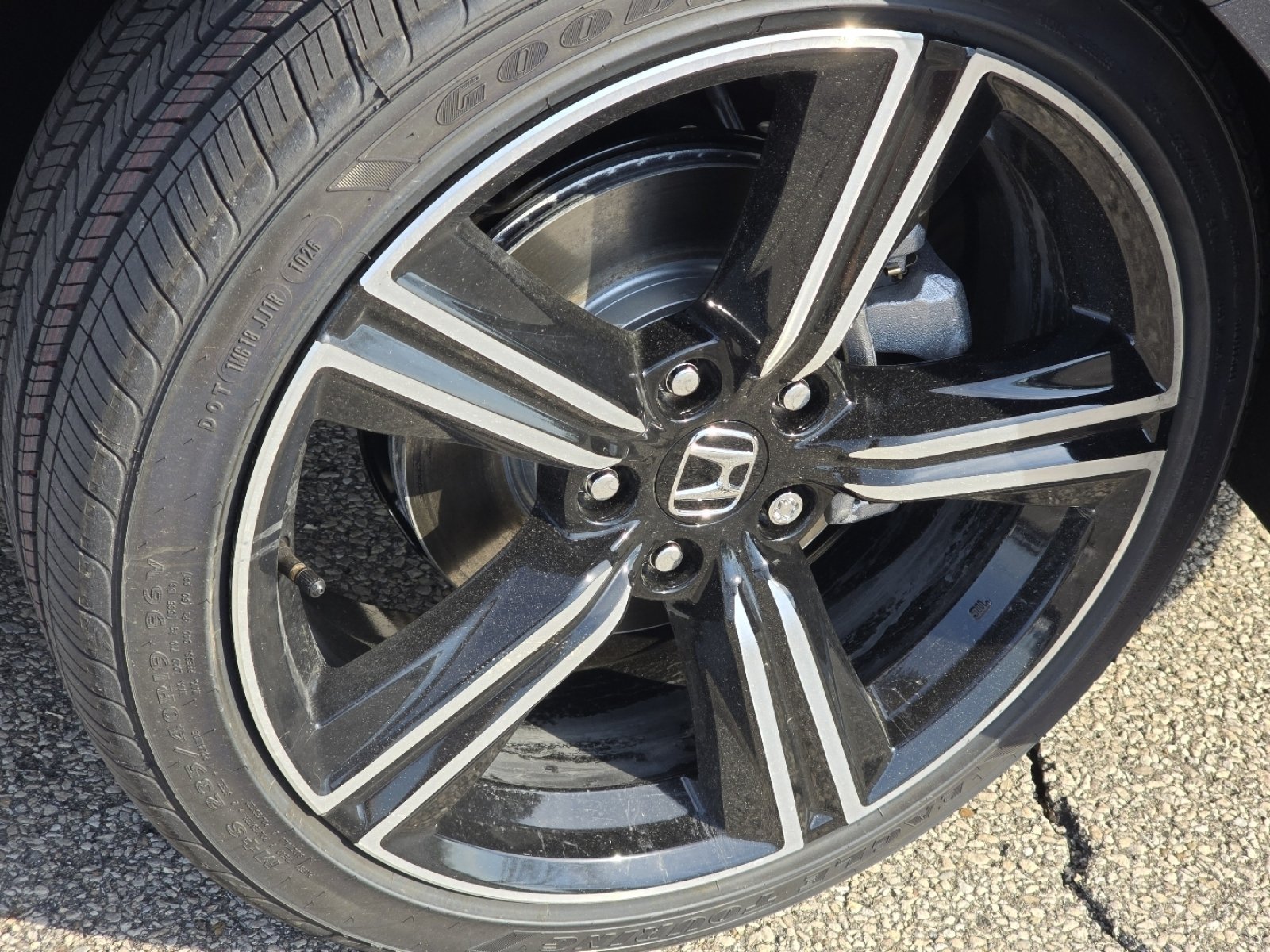 New 2026 Meteorite Gray Metallic Honda SE image 10
