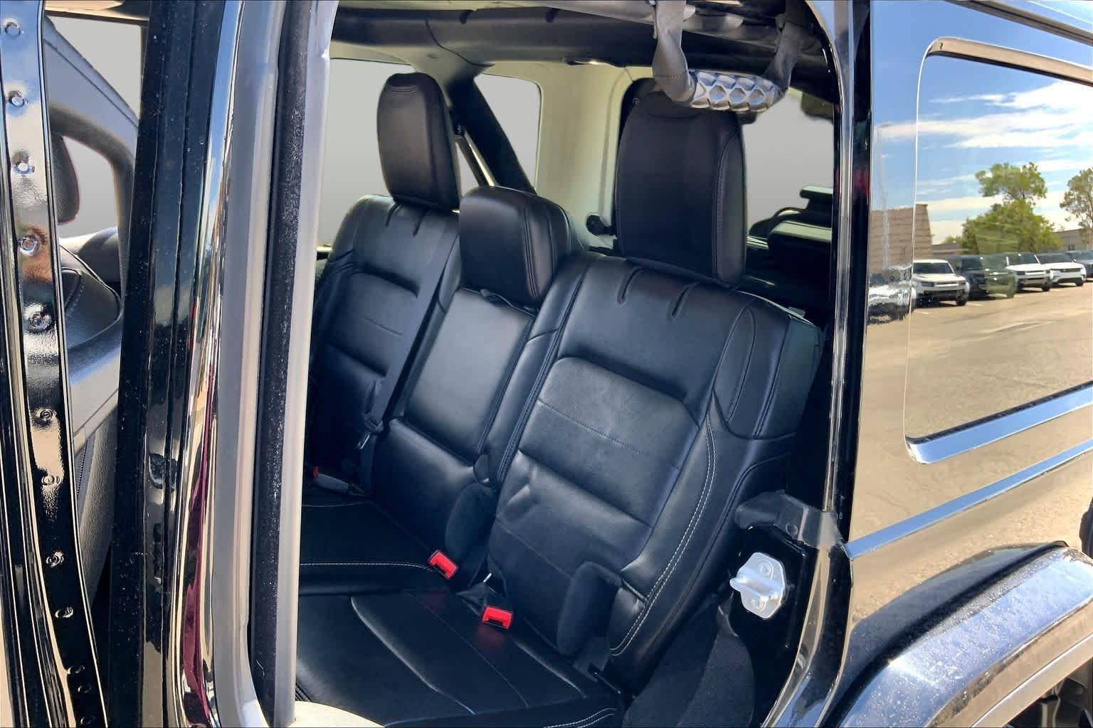 Used 2020 Black Clearcoat Jeep Sahara image 20