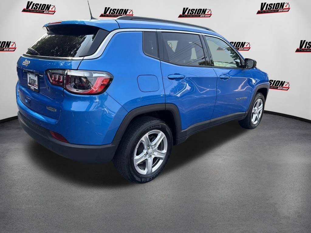 Used 2023 Blue Jeep Latitude image 5