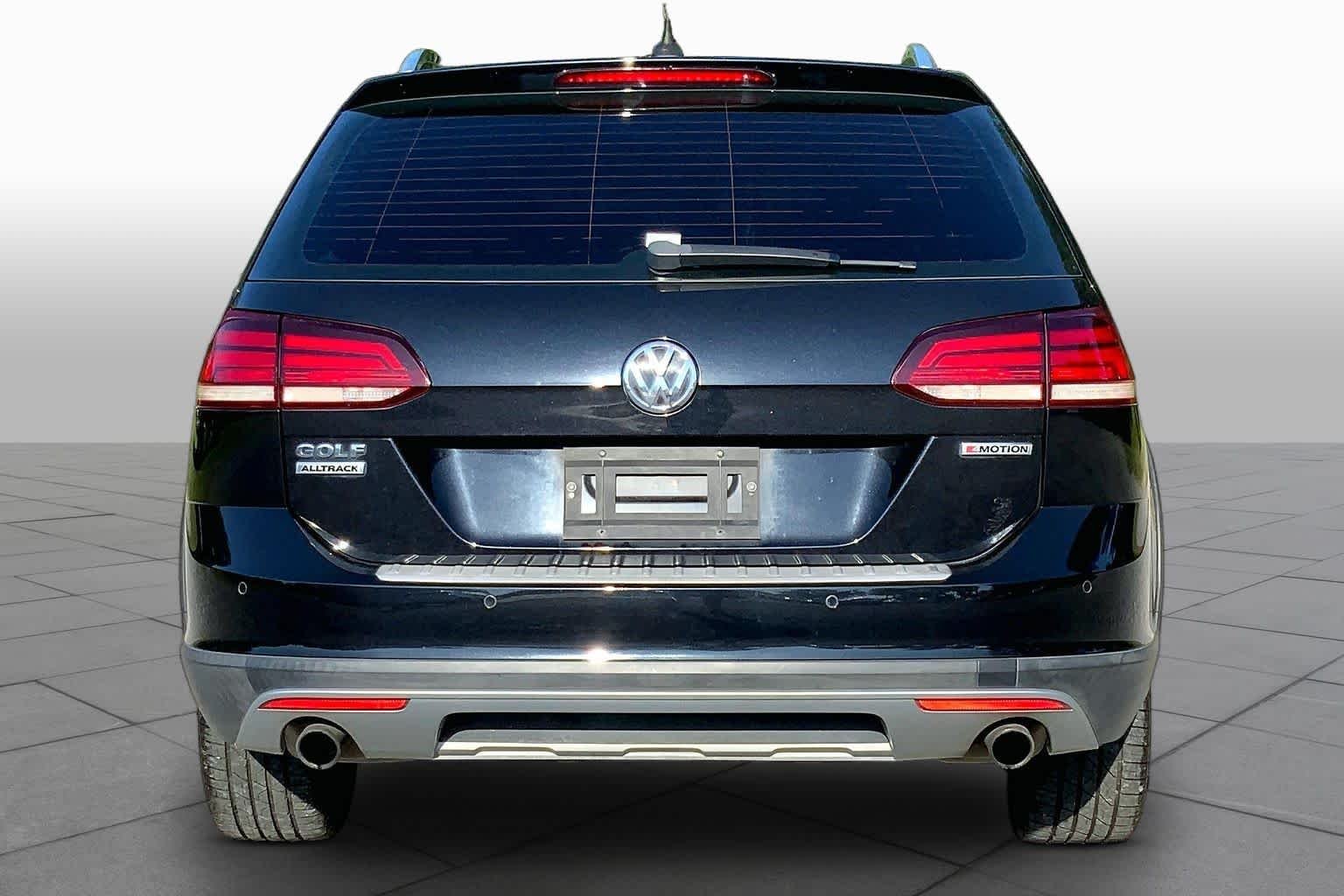 Pre-Owned 2019 Volkswagen Golf Alltrack SE