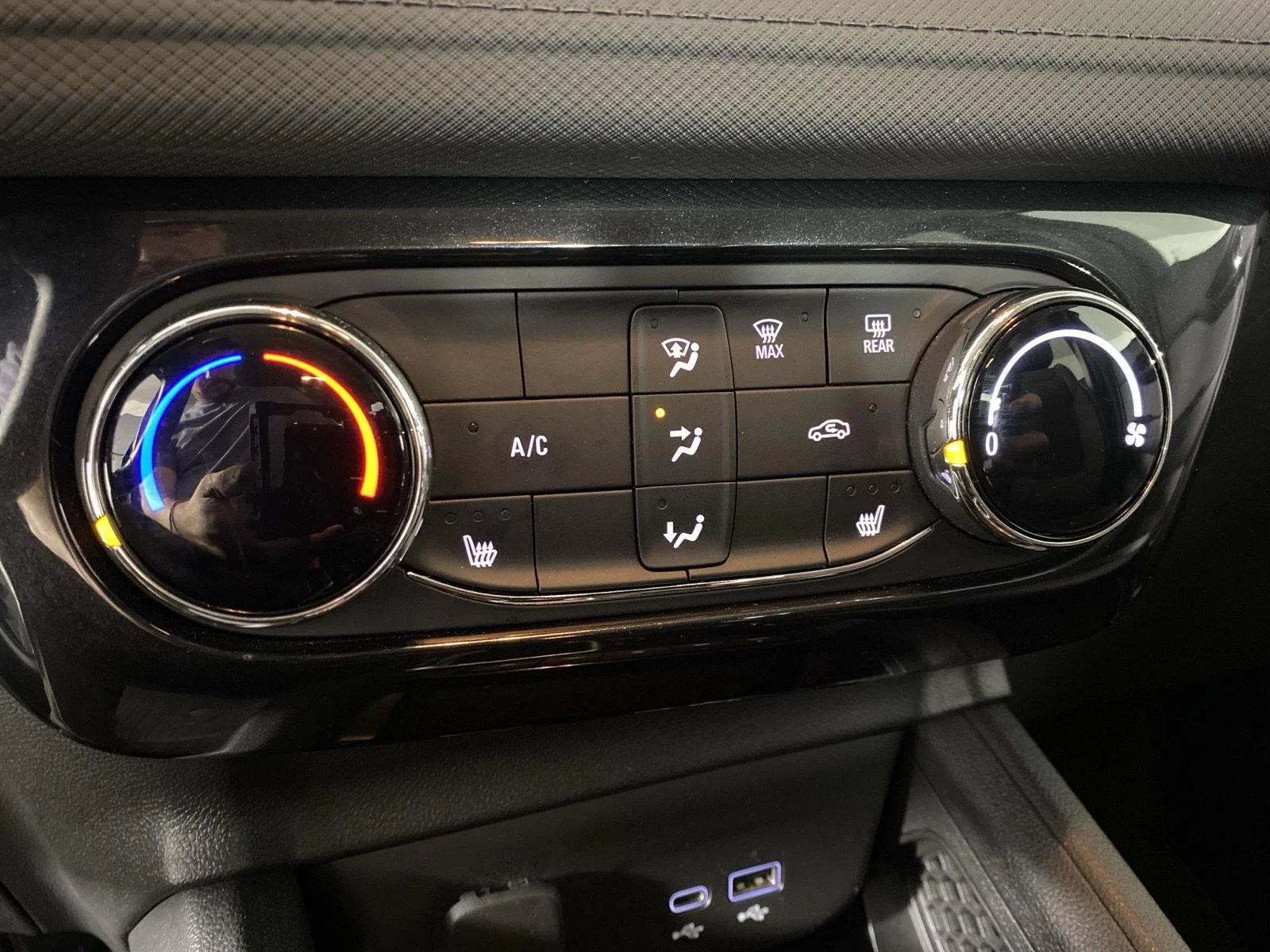 Used 2024 Mosaic Black Metallic Chevrolet LT image 18