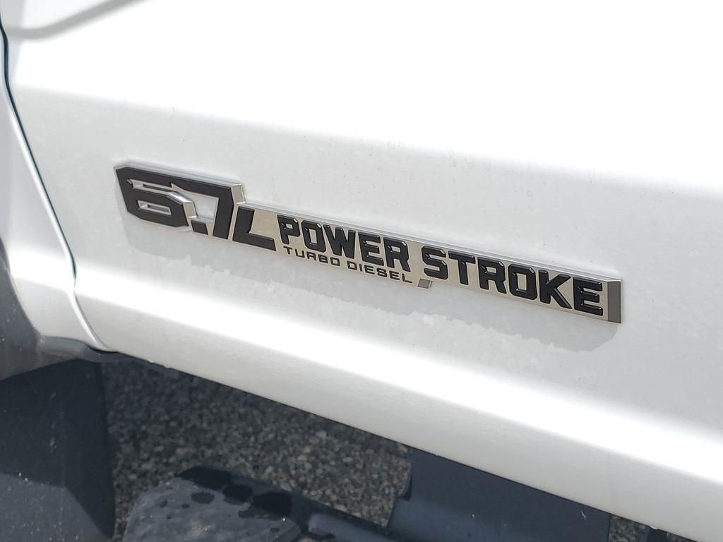 New 2026 Oxford White Ford F-550® XL image 29