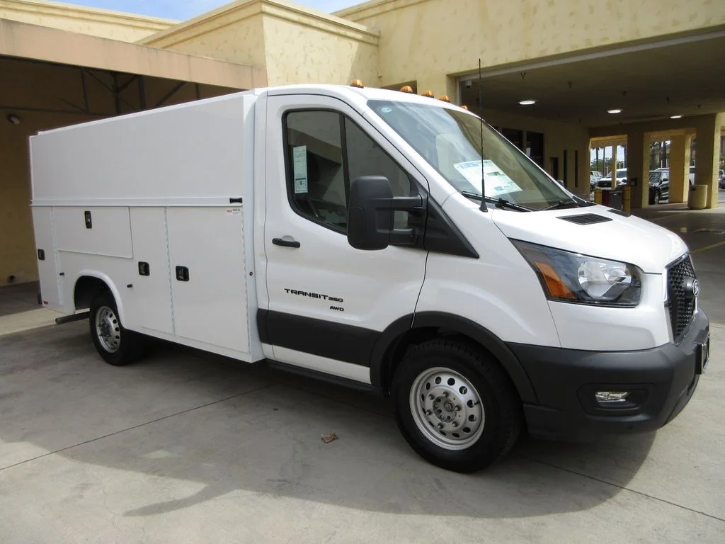 New 2026 Oxford White Ford Base image 5