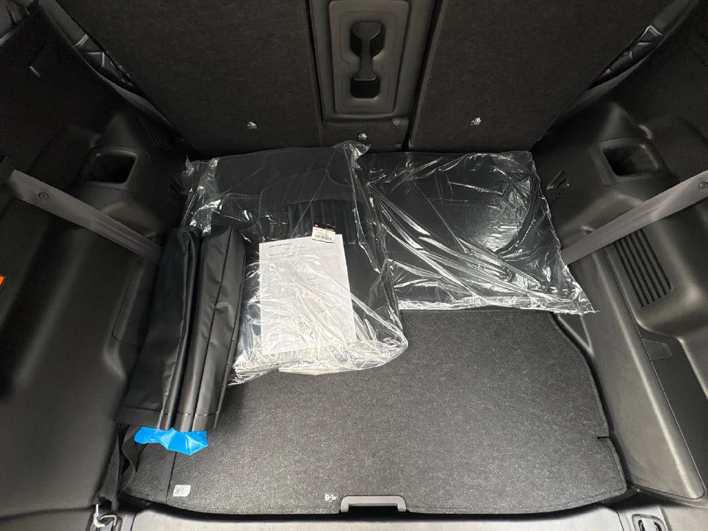 New 2026 Gray Mitsubishi SEL image 55