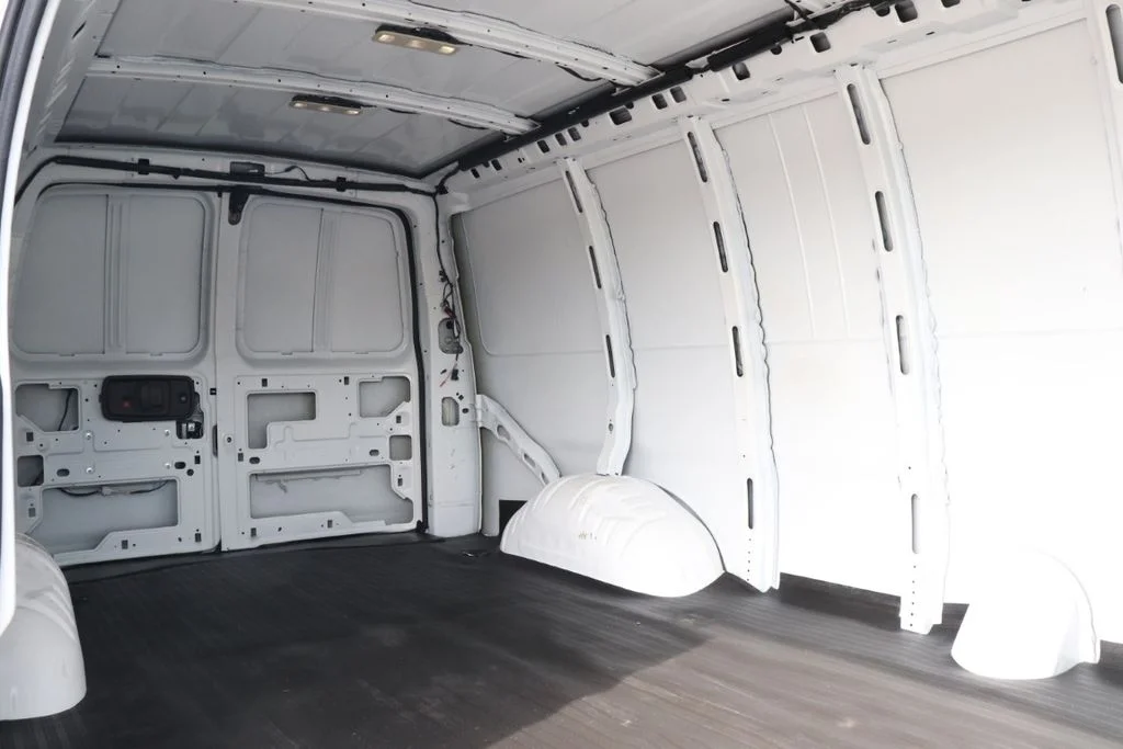 Used 2025 Summit White Chevrolet EXT image 29
