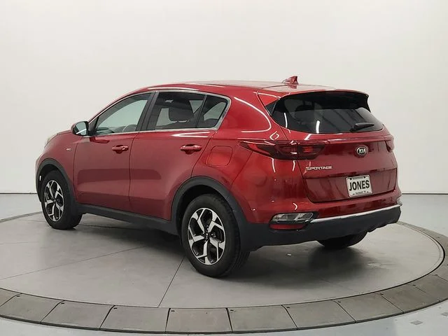 Used 2022 Red Kia LX image 5