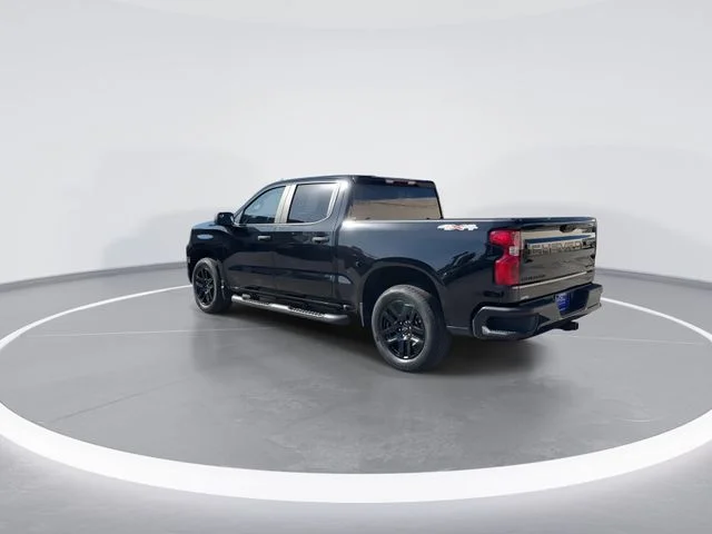 Used 2023 Black Chevrolet Custom image 5