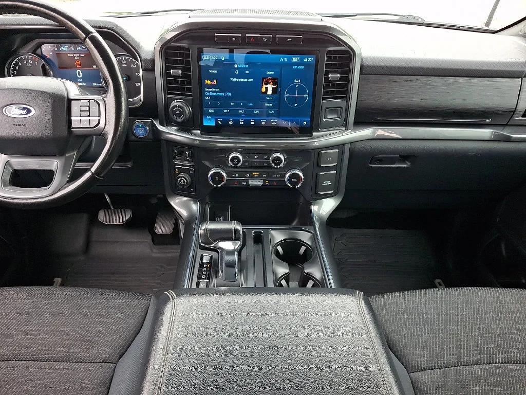 Used 2022 Agate Black Metallic Ford XLT image 16