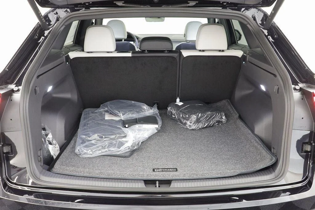 2026 Volkswagen Atlas Cross Sport SEL Premium R-LINE - Photo 19