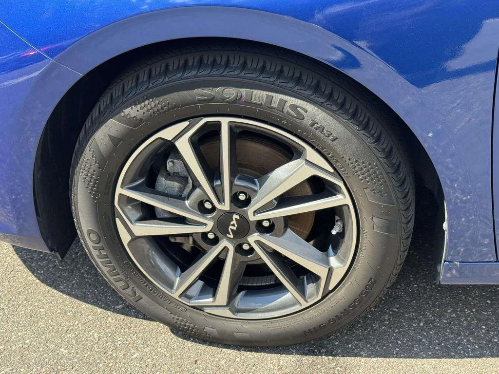 Used 2022 Deep Sea Blue Kia LXS image 10