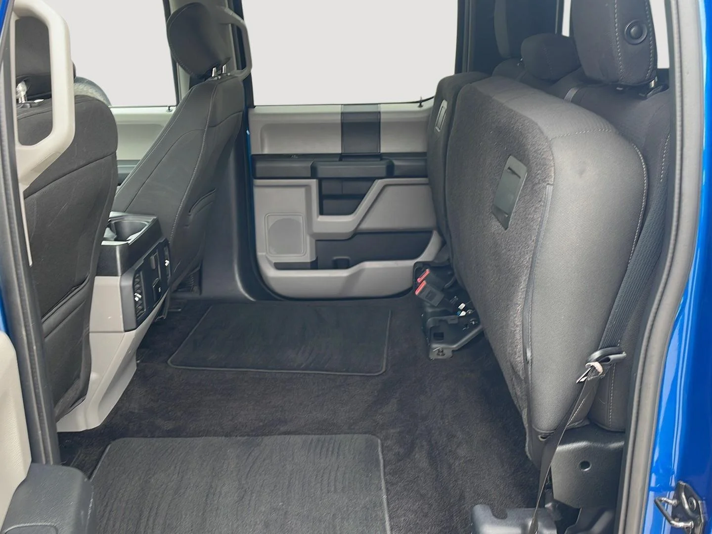 Used 2018 Lightning Blue Ford XL image 19