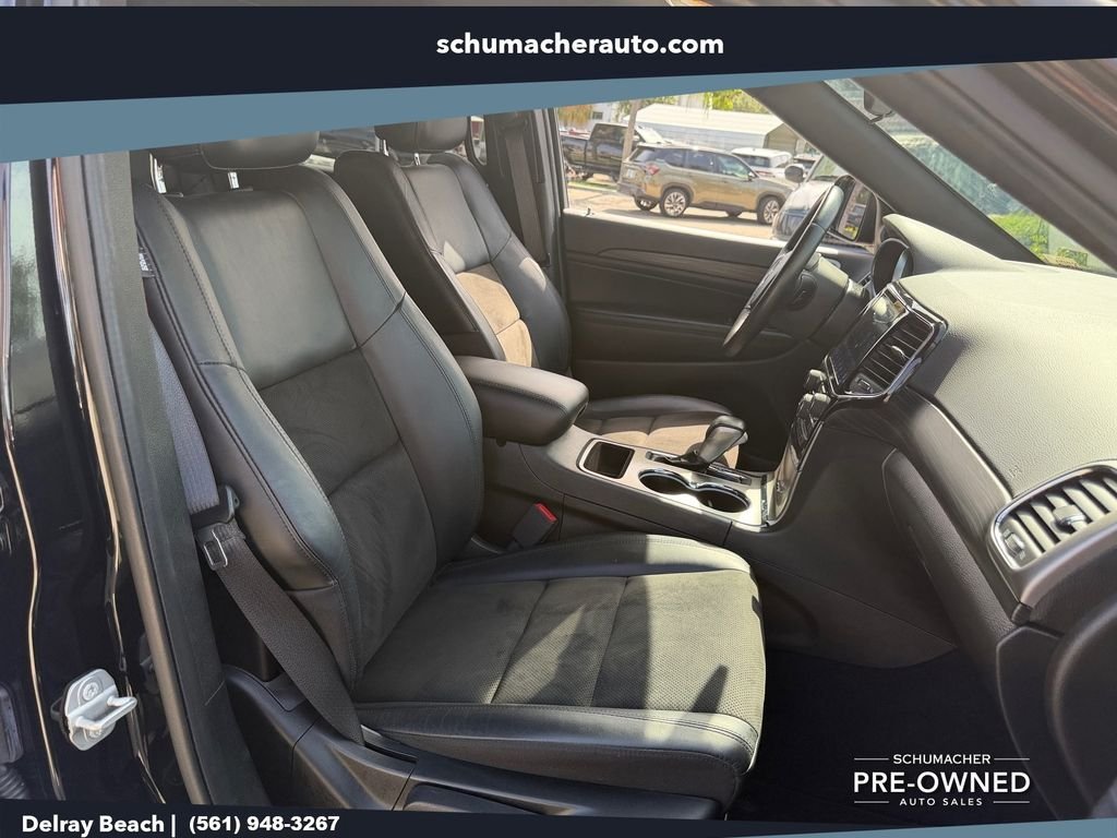 Used 2021 Black Jeep Laredo X image 16