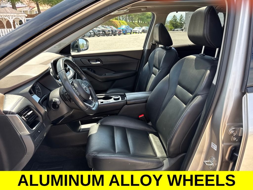 Used 2023 Champagne Silver Metallic Nissan SL image 10