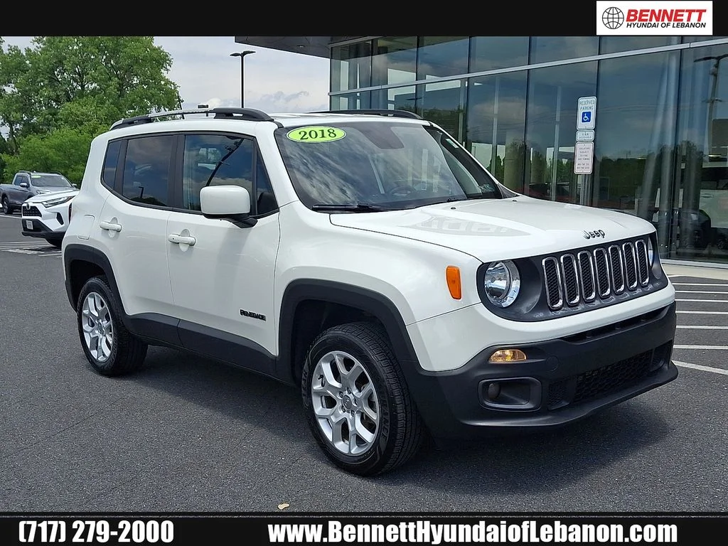 Used 2018 White Jeep Latitude image 1