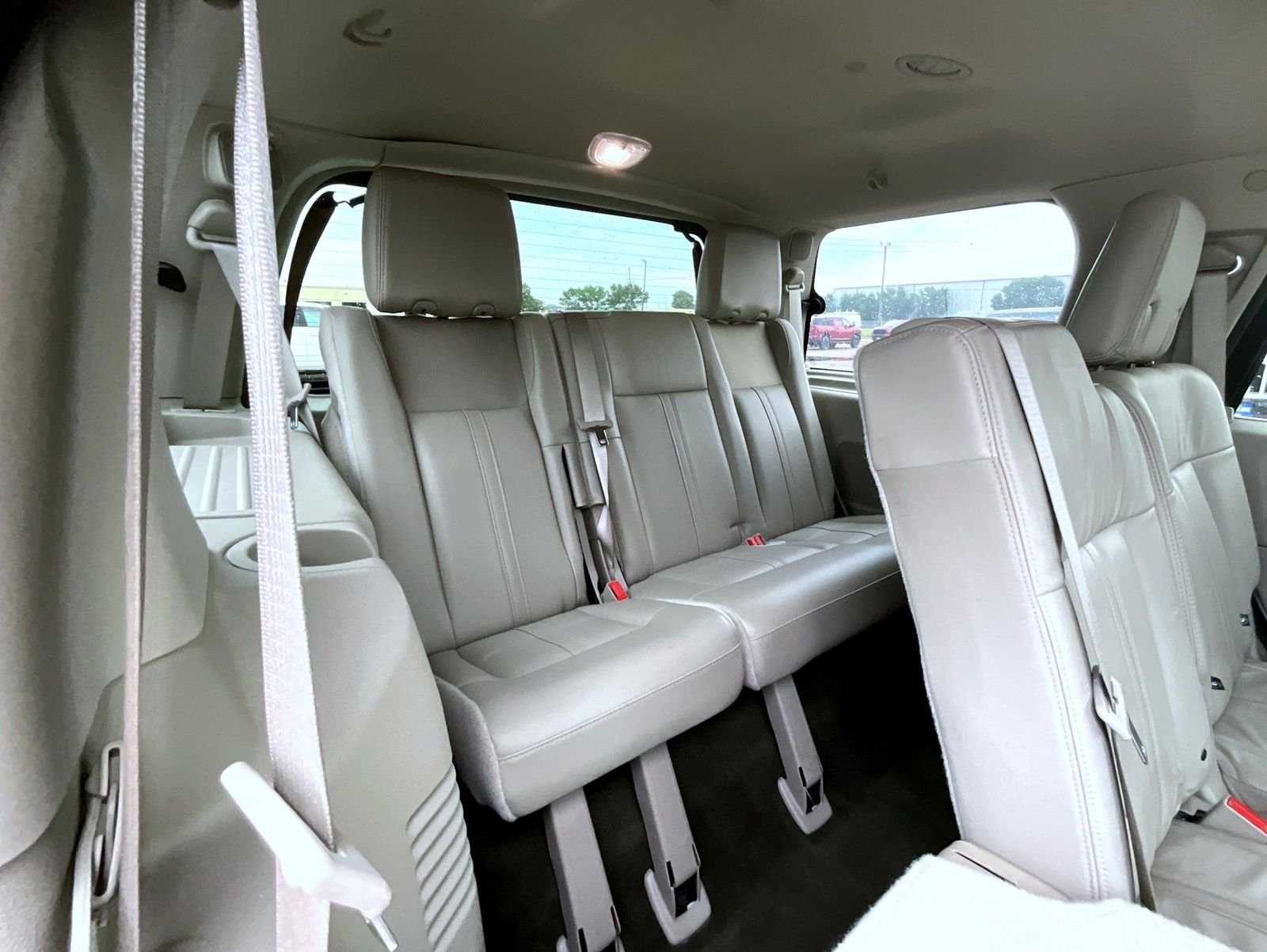 Used 2016 White Lincoln Select image 20