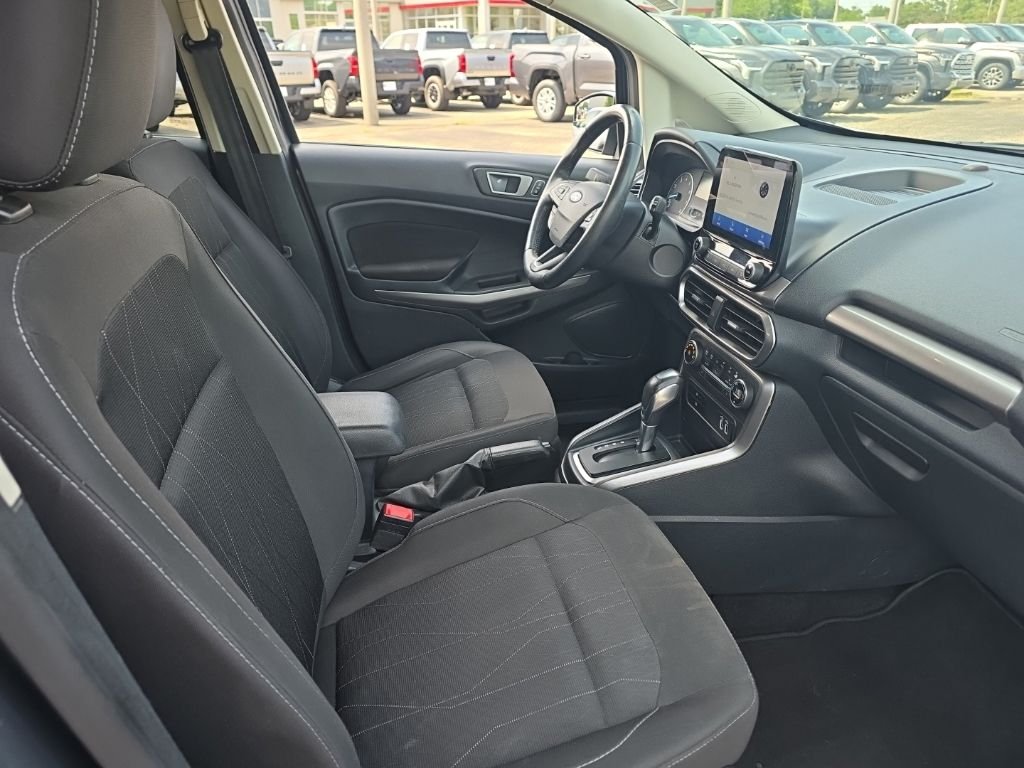 Used 2020  Ford SE image 10