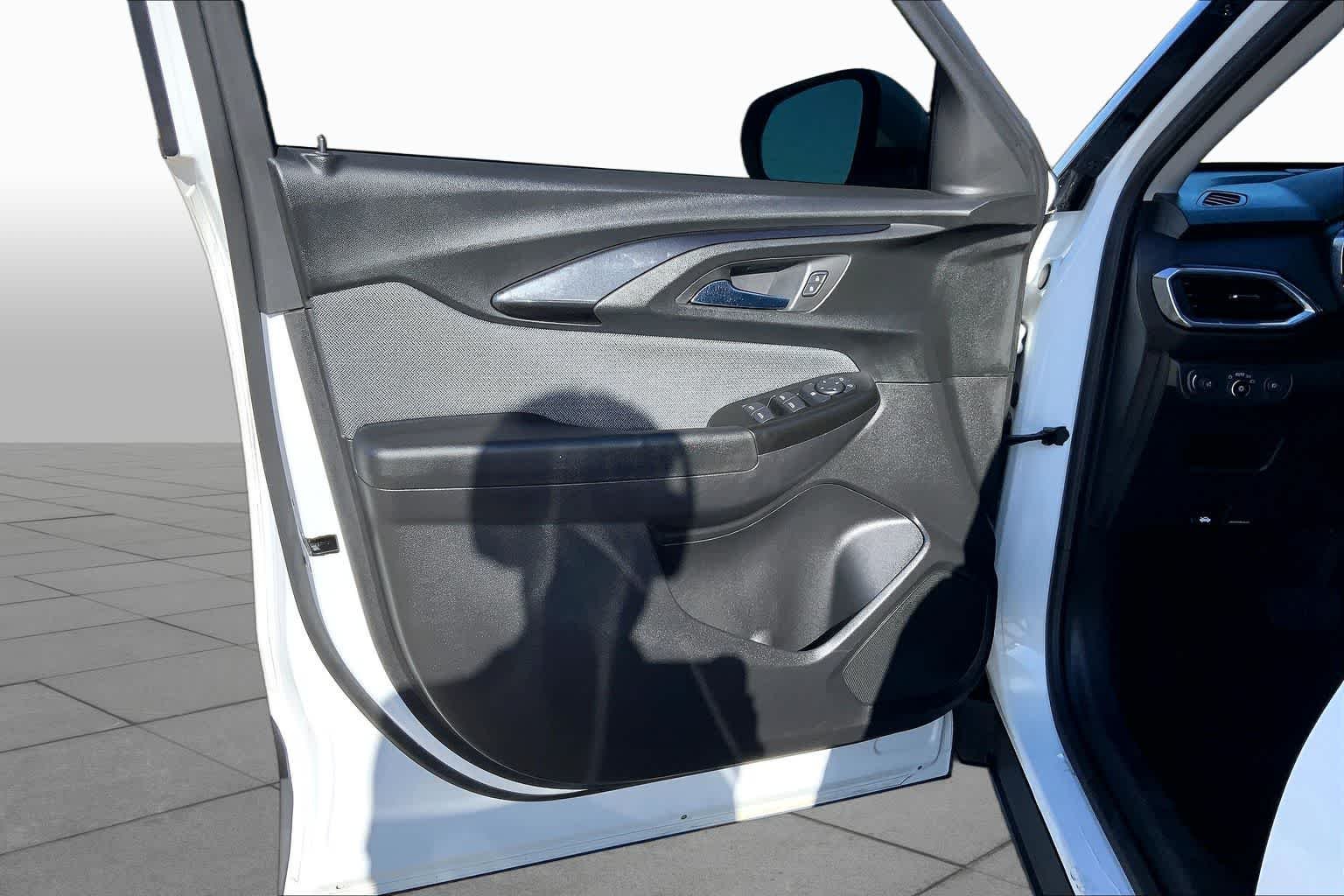 Used 2022 Summit White Chevrolet LT image 21