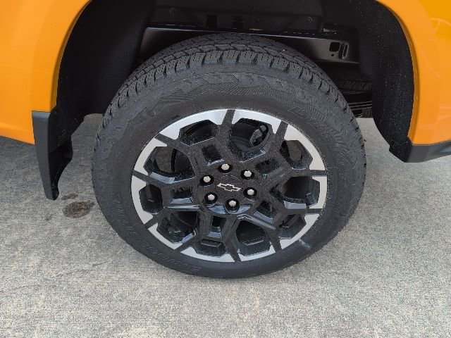 New 2026 Sunrise Orange Chevrolet Z71 image 3