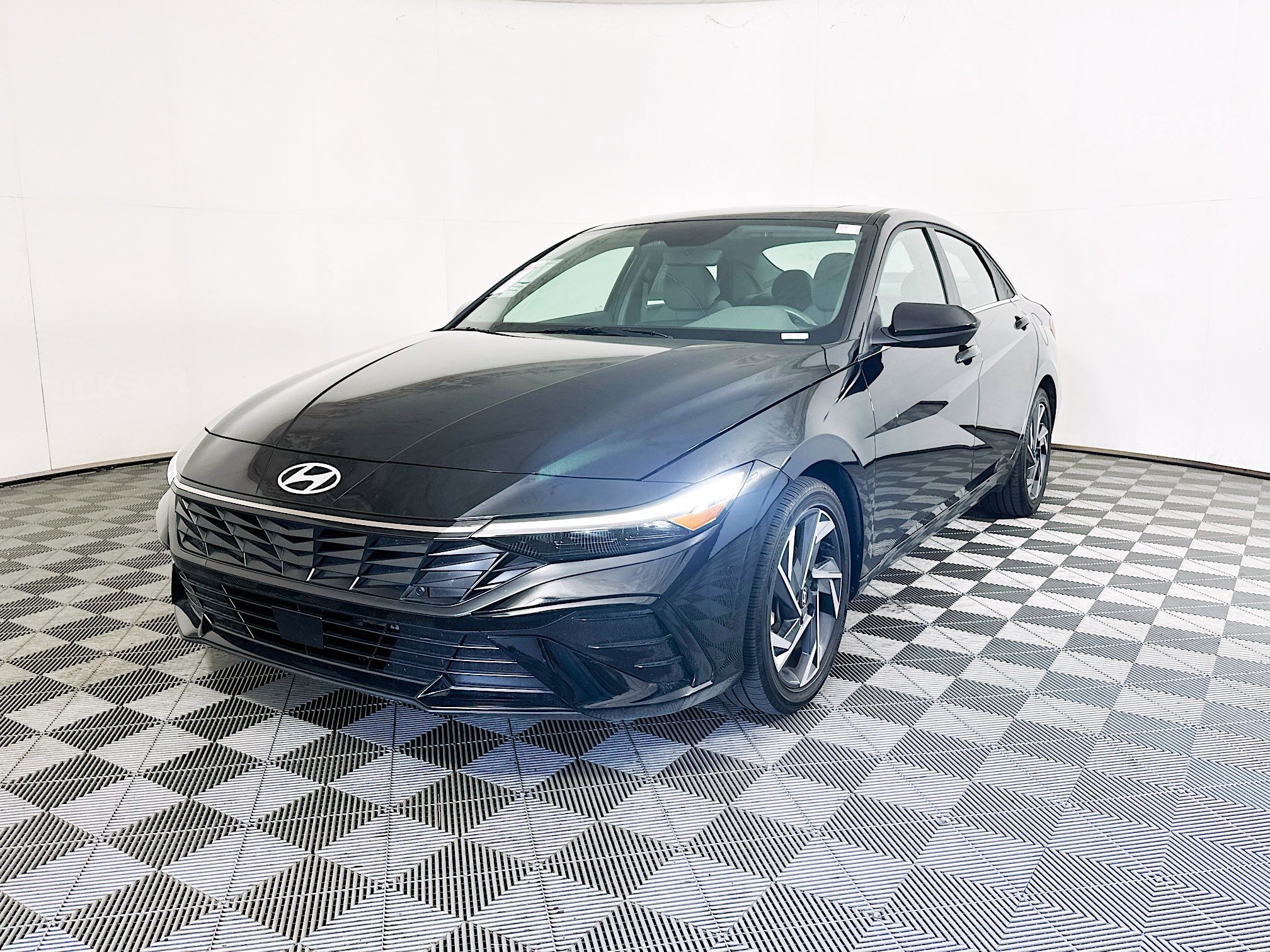 Used 2025 Abyss Black Hyundai SEL Convenience image 7