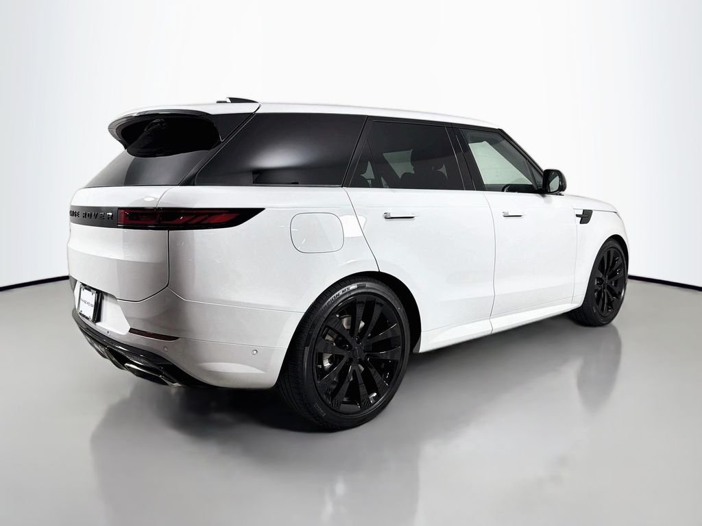 New 2026 Fuji White Land Rover Dynamic SE image 5