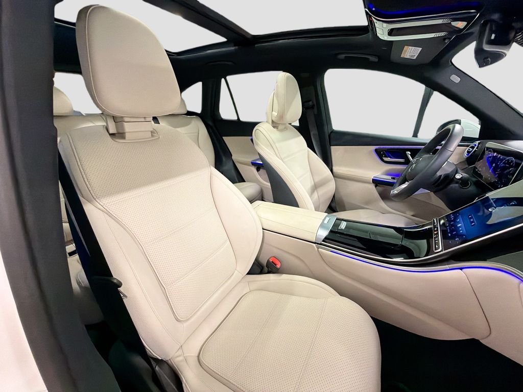 Used 2026 White Mercedes-Benz GLC 300 image 29