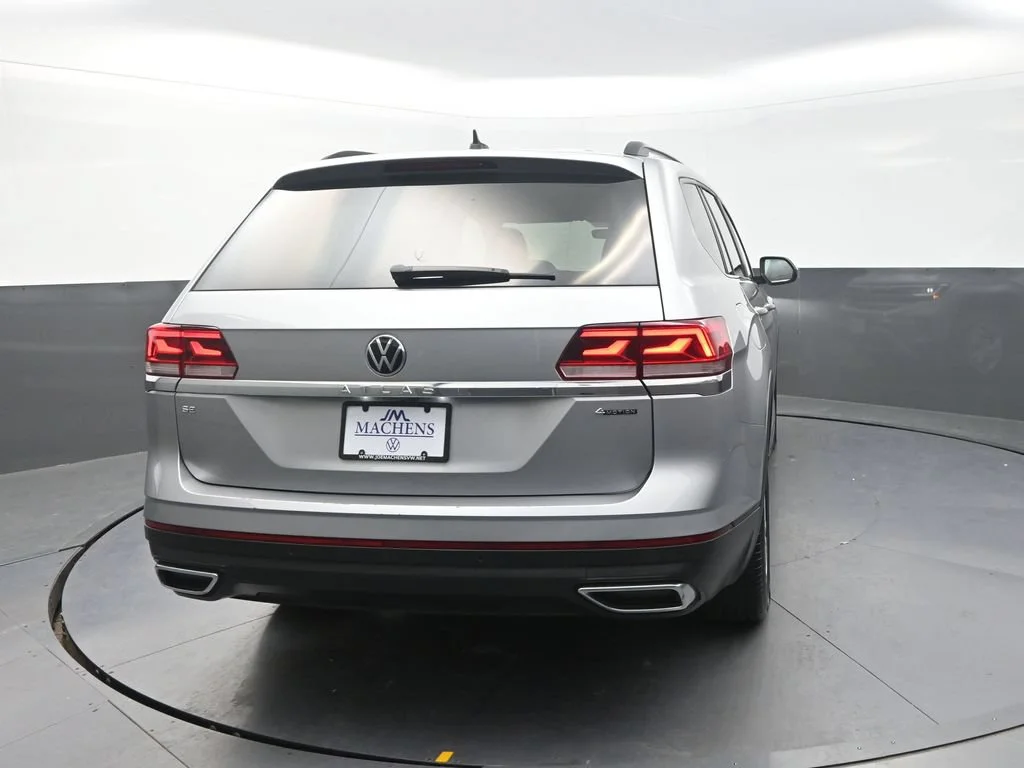 Used 2023 Silver Volkswagen 2.0T SE w/Technology image 9