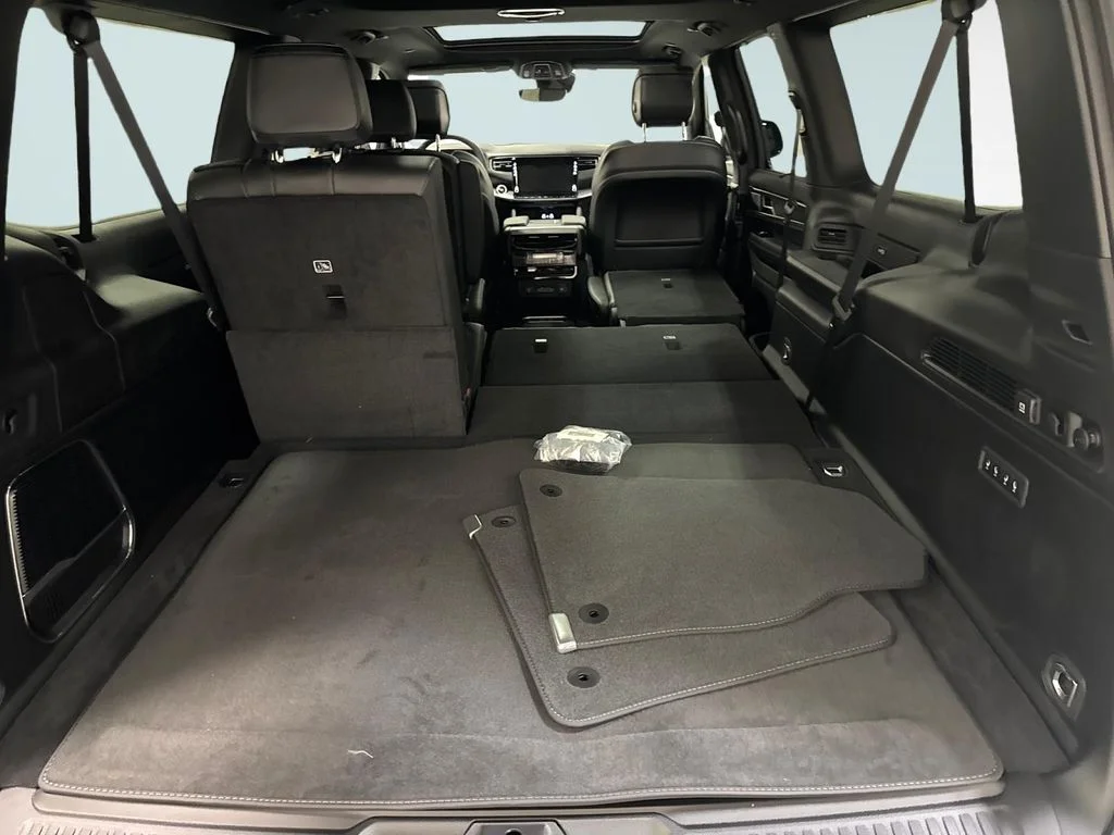 New 2026 Fathom Blue Pearl-Coat Exterior Paint (Late Availability) Jeep Limited Altitude image 13