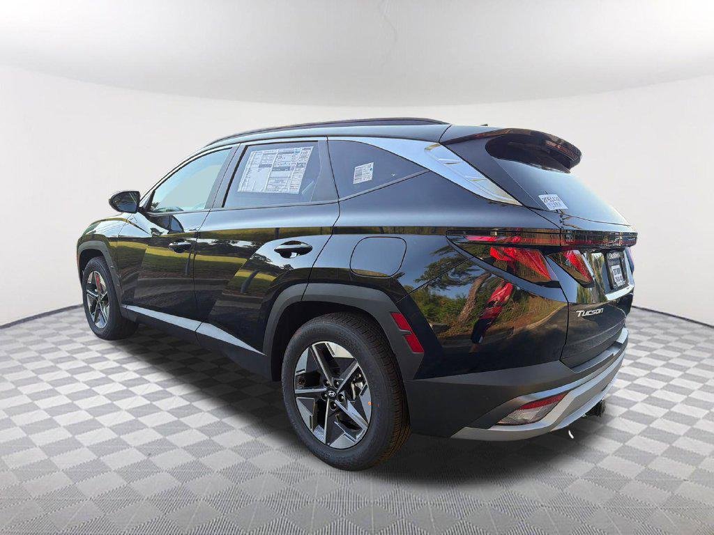 New 2026 Black Hyundai SEL FWD image 7