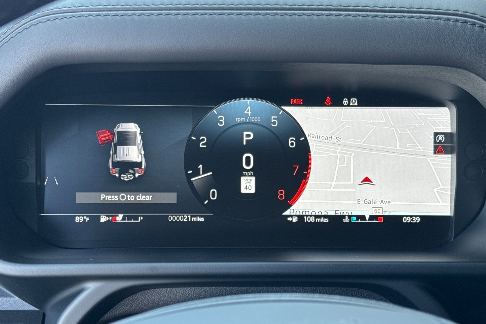 2026 Land Rover Defender OCTA Black - Photo 30
