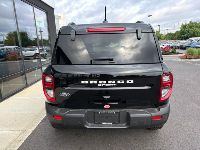New 2026 Shadow Black Ford Outer Banks® image 4