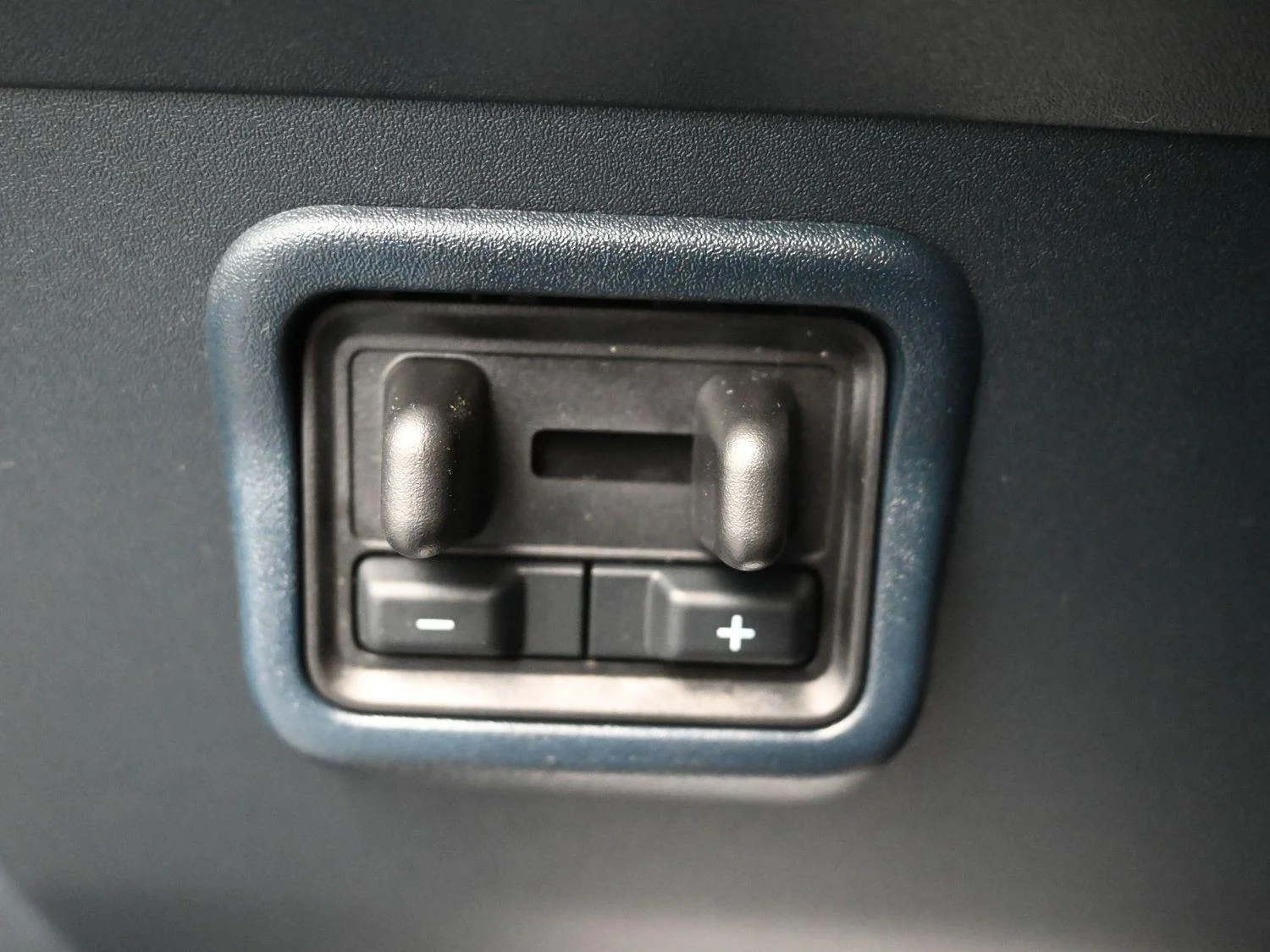 New 2026 Azure Gray Metallic Tri-Coat Ford XLT image 22