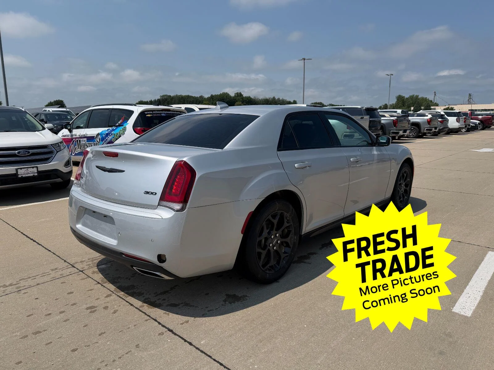 Used 2021 Silver Mist Clearcoat Chrysler Touring L image 4
