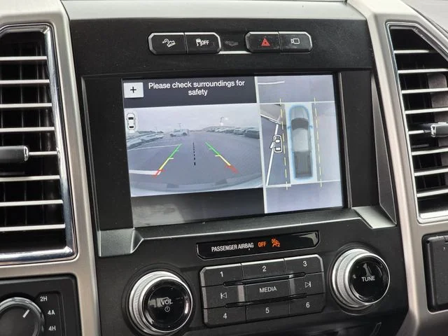 Used 2017 Oxford White Ford Platinum image 11