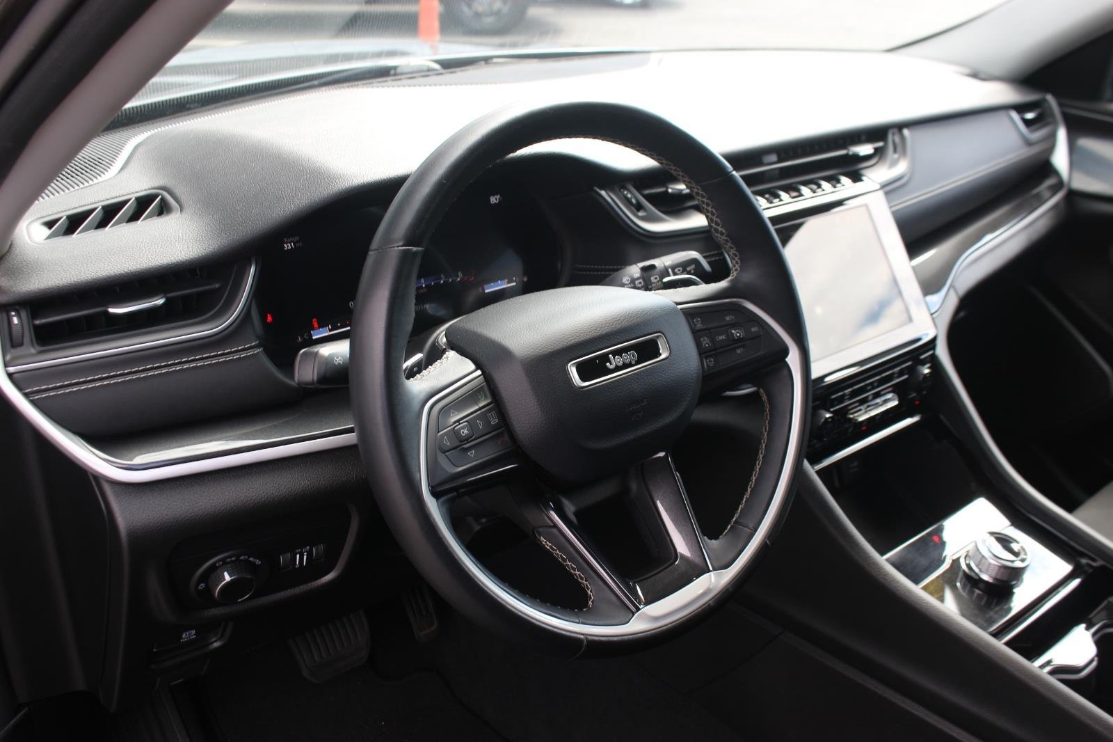 Used 2022 Gray Jeep Laredo image 16