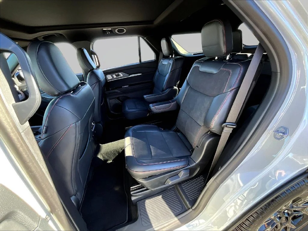 New 2027 Avalanche Gray Ford ST image 32
