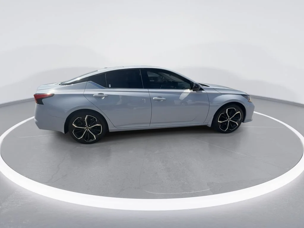 Used 2024 Gray Nissan 2.5 SR image 9