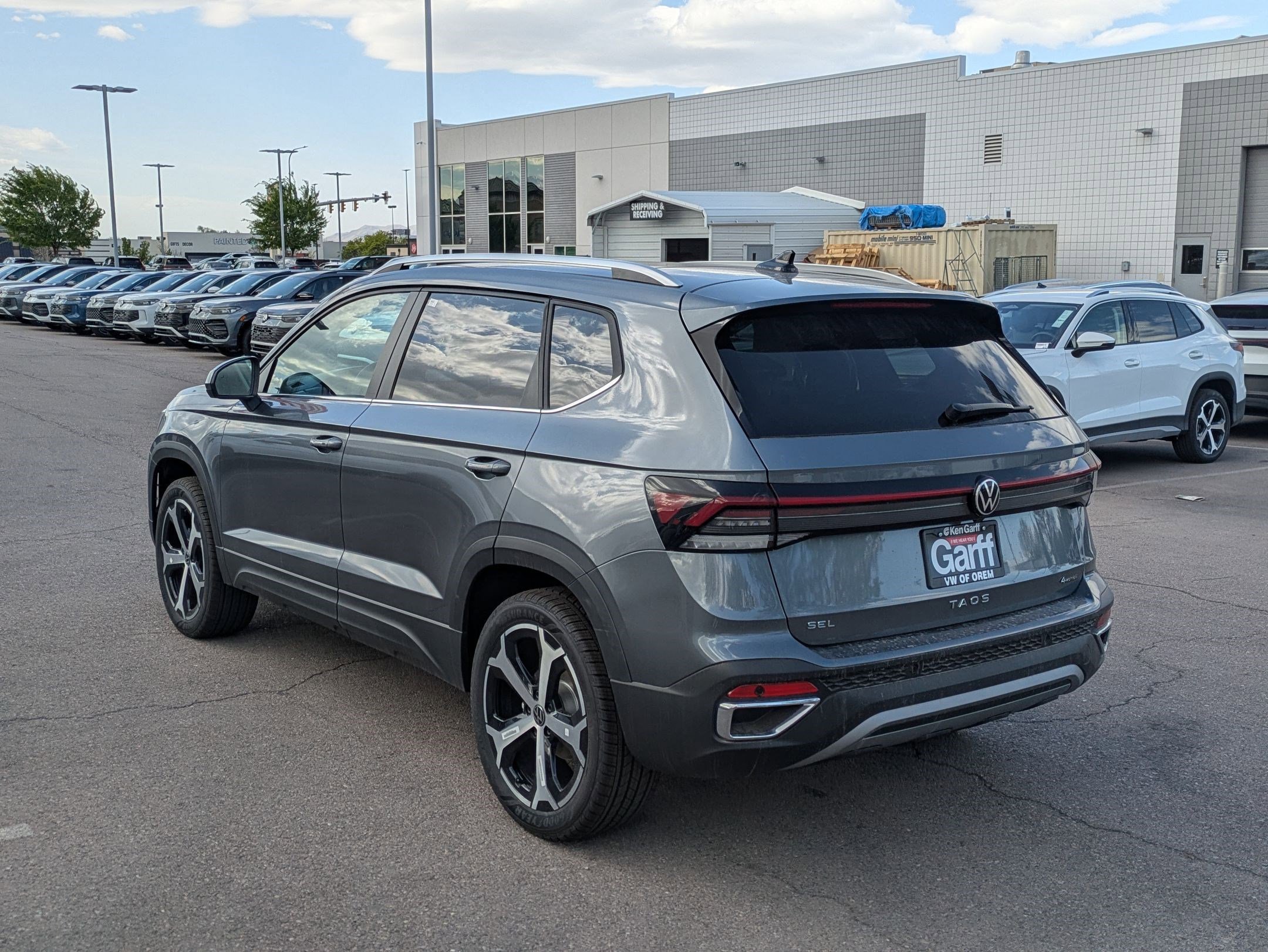New 2026 Platinum Gray Metallic Volkswagen SEL image 5